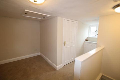 1 bedroom maisonette to rent, Downing Street, Farnham GU9