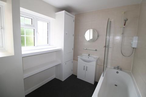 3 bedroom maisonette to rent, Firgrove Hill, Farnham GU9