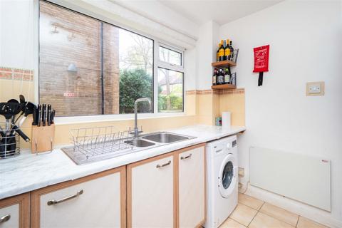 Flat 1, Dunbar Court, 2a Carshalton Grove, Sutton, SM1 4NQ