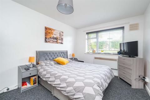 Flat 1, Dunbar Court, 2a Carshalton Grove, Sutton, SM1 4NQ