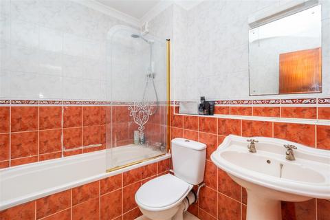 Flat 1, Dunbar Court, 2a Carshalton Grove, Sutton, SM1 4NQ
