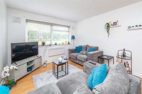 Flat 1, Dunbar Court, 2a Carshalton Grove, Sutton, SM1 4NQ