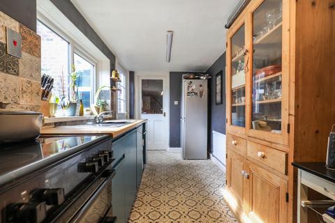 38 Albert Place, Harrogate, HG1 4QA