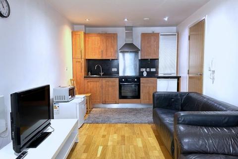 2 bedroom flat to rent, The Gateway West, Marsh Lane, Leeds