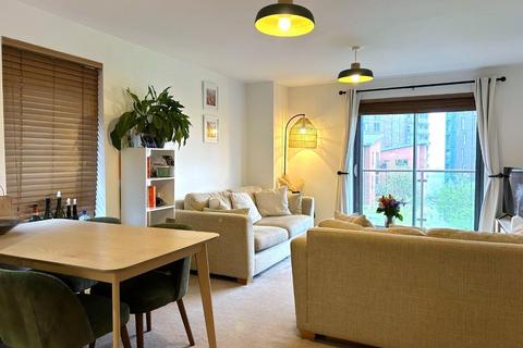 2 bedroom flat to rent, Bouverie Court, Leeds