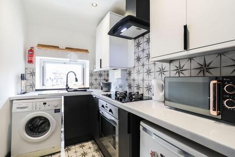 Apartment 2, 15 Bower Road, Harrogate, HG1 1BE