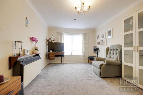 1 bedroom retirement property for sale, Holmleigh Court, Enfield