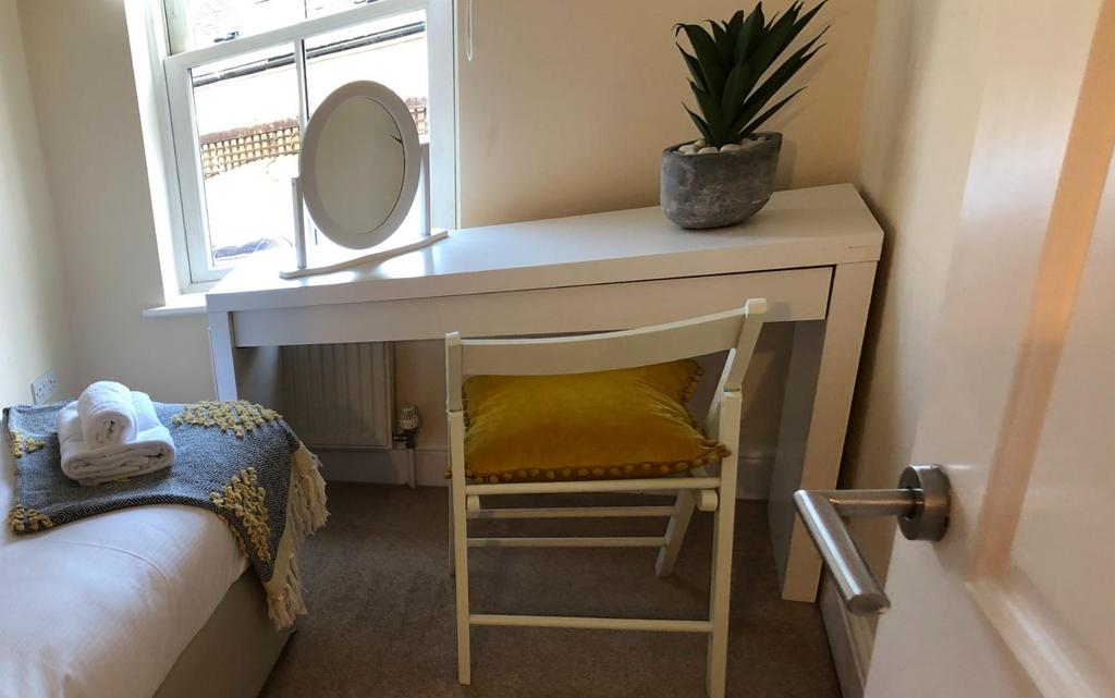 Second bedroom.jpeg