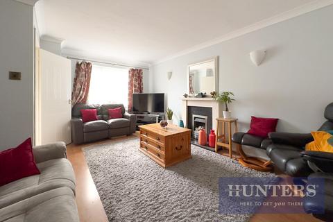 8 Brecon Close, Worcester Park, KT4 8JW