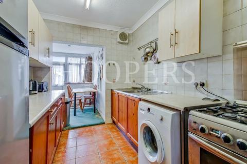 3 bedroom terraced house for sale, Avondale Avenue, London, NW2