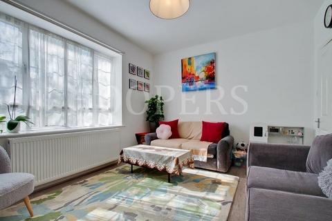 2 bedroom ground floor flat for sale, Cairnfield Avenue, London, NW2