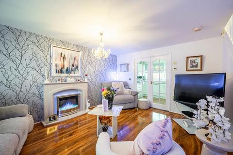 28 Ross Drive, Airdrie, ML6 9TX