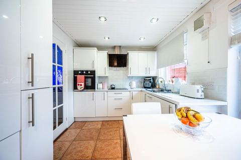 28 Ross Drive, Airdrie, ML6 9TX