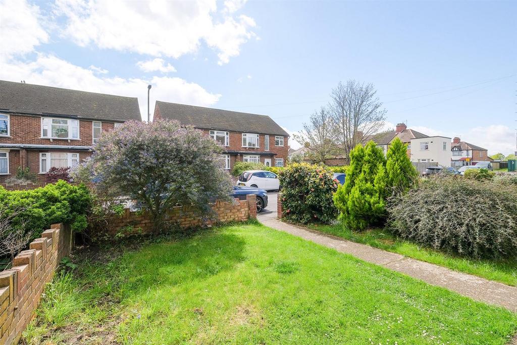 16 Chase Gardens-20 resized.jpg