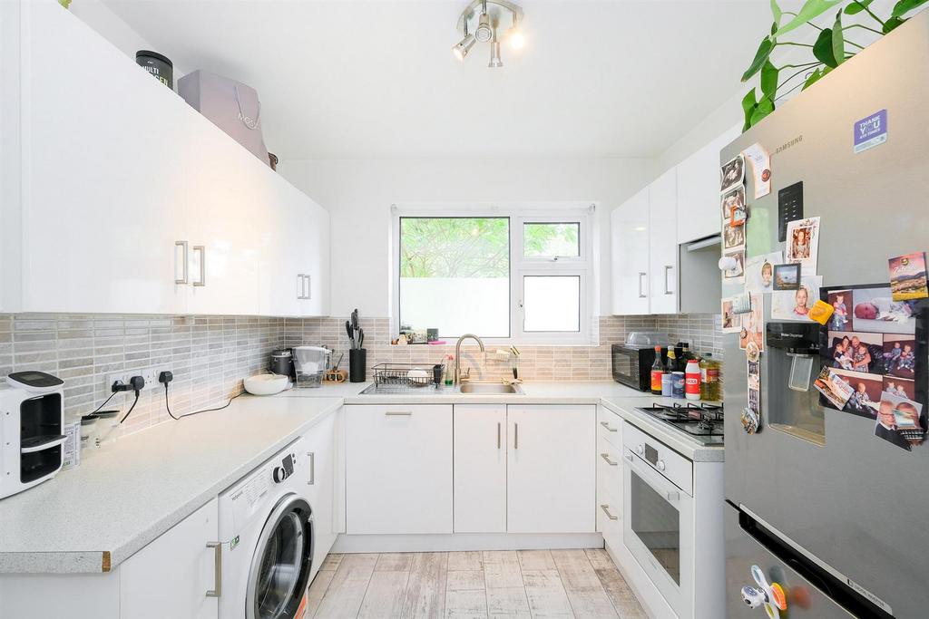 16 Chase Gardens-8 resized.jpg
