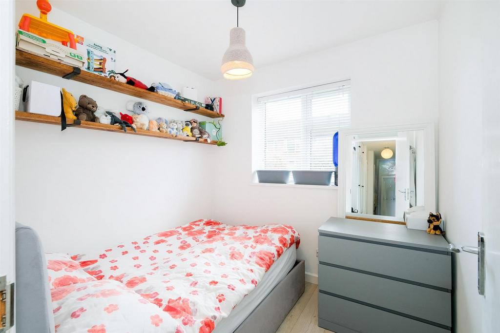 16 Chase Gardens-1 resized.jpg