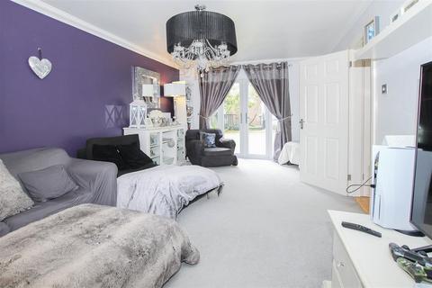 4 bedroom detached house for sale, Roding Drive, Kelvedon Hatch, Brentwood