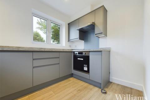 2 bedroom end of terrace house for sale, Ailward Road, Aylesbury HP19