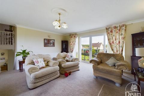 4 bedroom detached house for sale, Forest Road, Milkwall