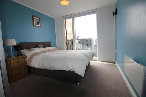 2 bedroom flat for sale, The Avenue, Leeds