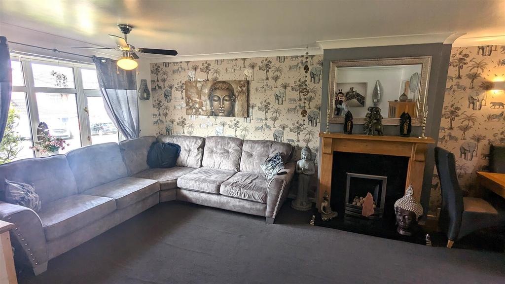 Living & Dining Area