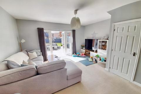 3 bedroom semi-detached house for sale, The Towpath, Yapton