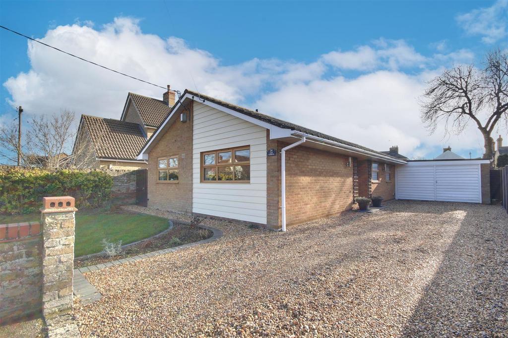 Chapel Road, Earith 3 bed detached bungalow for sale £400,000