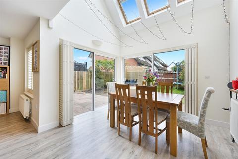 5 bedroom house for sale, Holmesdale Avenue, Redhill RH1