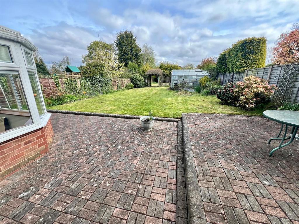 Delightful rear garden