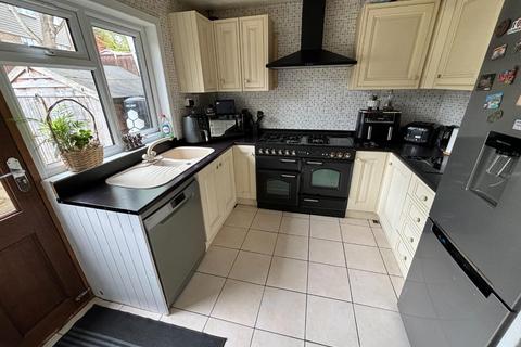 3 bedroom terraced house for sale, Lower Meadow Court, Thorplands, Northampton NN3