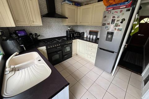 3 bedroom terraced house for sale, Lower Meadow Court, Thorplands, Northampton NN3