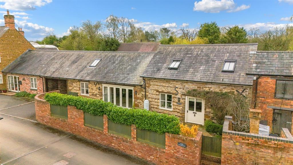 Upper Green, Moreton Pinkney, Brackley 2 bed barn conversion for sale