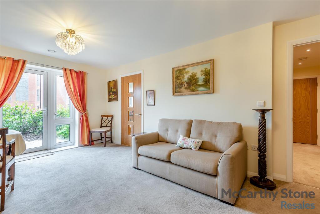 8654009-interior02.jpg