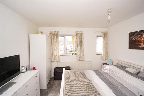 5 Chambers Crescent, St Leonards-on-sea, TN38 9HZ