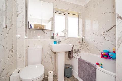 5 Chambers Crescent, St Leonards-on-sea, TN38 9HZ