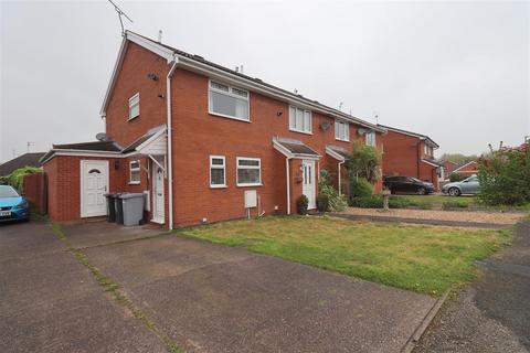 2 bedroom house to rent, Hythe Avenue, Crewe