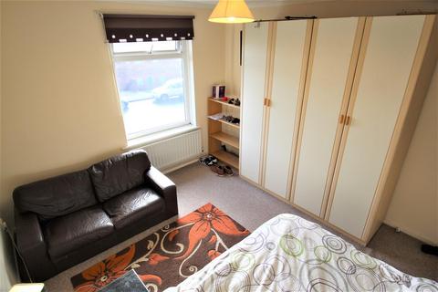2 bedroom apartment to rent, Marian Terrace, Woodhouse, Leeds, LS6 2UB