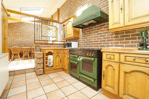 3 bedroom detached house for sale, Croft Road, Hastings