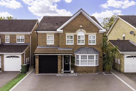 4 bedroom detached house for sale, Thompsons Close, West Cheshunt