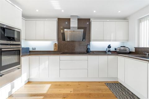 8 Thompsons Close, Cheshunt, Waltham Cross, EN7 5RF