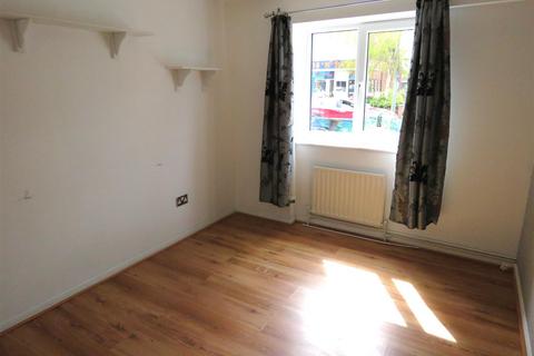 1 bedroom property to rent, Lymington Road, New Milton