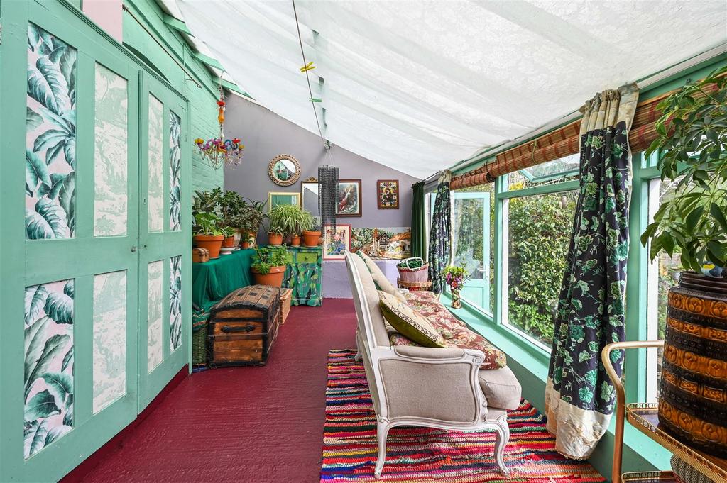 28 Edwin road tn35 (20).jpg
