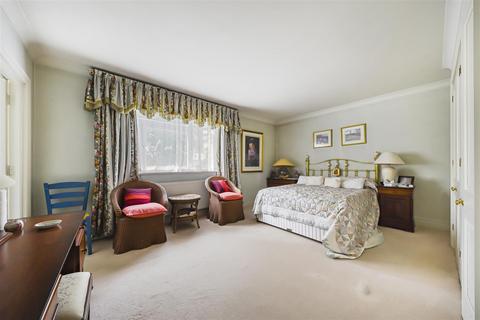 3 bedroom flat for sale, Wymondham, London NW8