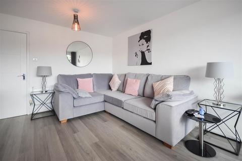 2 bedroom flat for sale, Otho Court, Augustus Close, Brentford