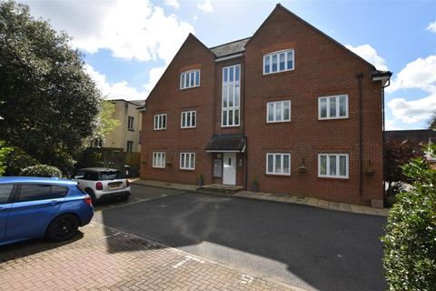 2 bedroom flat to rent, Charlwood Place, Reigate