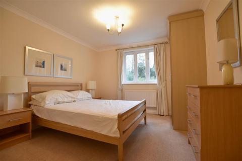 2 bedroom flat to rent, Charlwood Place, Reigate