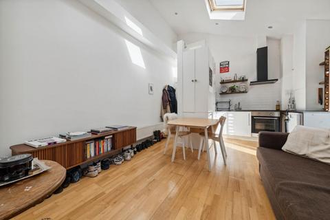 1 bedroom flat for sale, Dumbarton Road, SW2