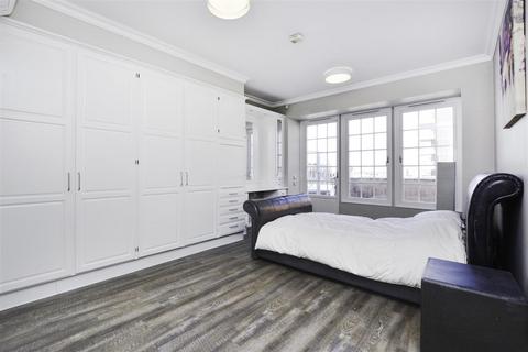 2 bedroom penthouse for sale, St John's Wood Court, London NW8