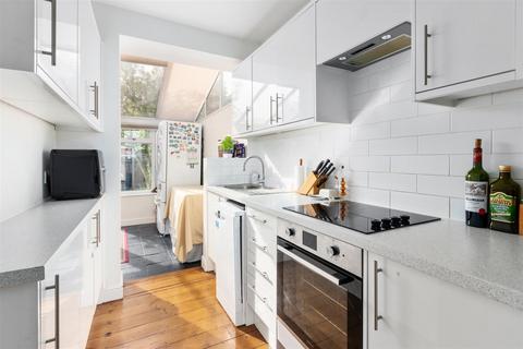 157 Mostyn Road, London, SW19 3LS