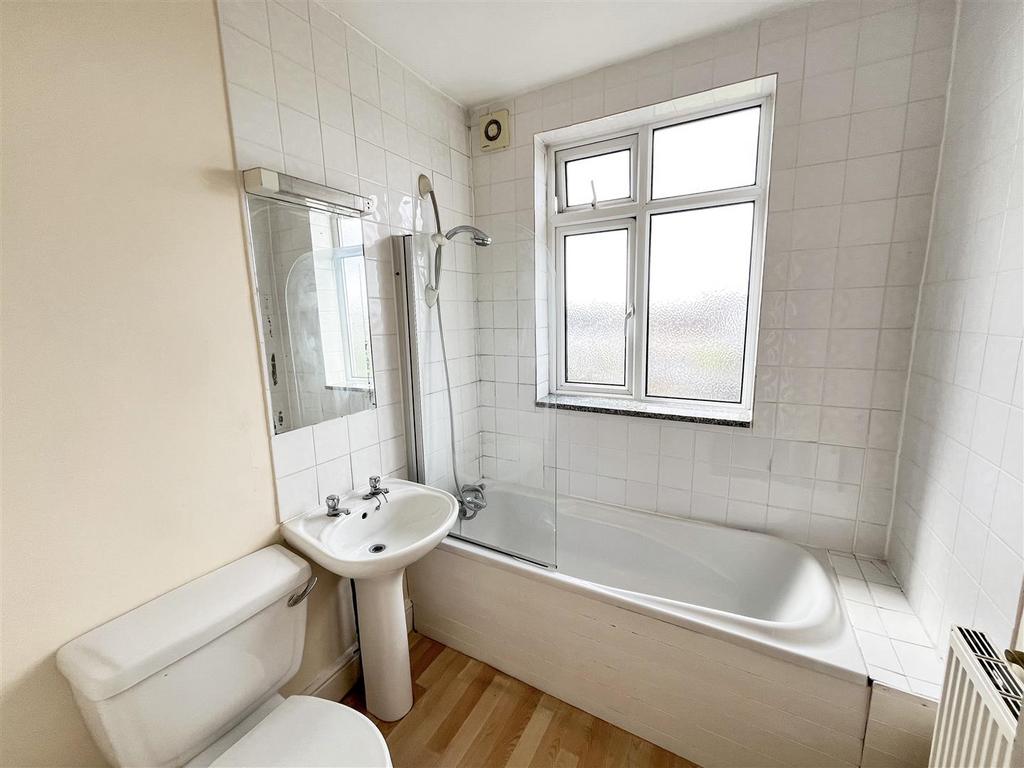 First Floor Flat Bathroom